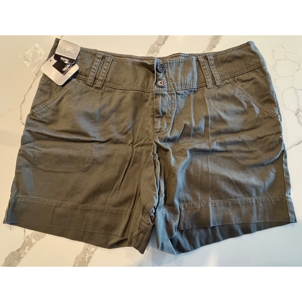 Mossimo Women Olive Green Low Rise Slim Fit Chino Shorts Size 16W NWT 6" Inseam